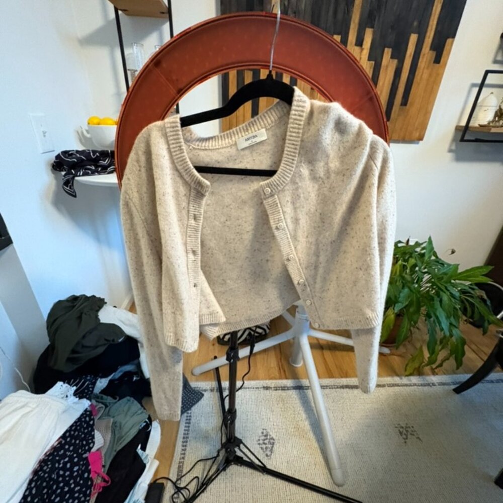Aritzia Cashmere CASHMERE RELAXED CREW CARDIGAN Cream Size Small